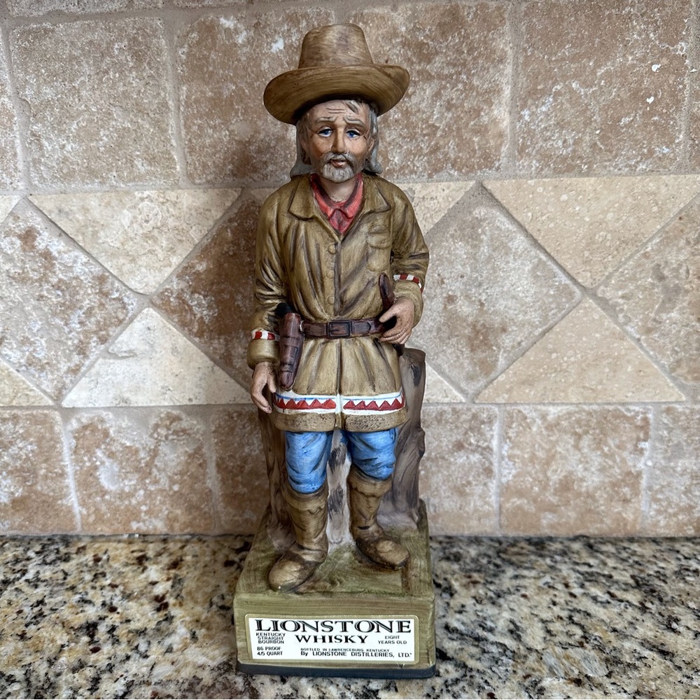 1969 LIONSTONE Squaw Man Original Termiahpotts Sculptured Porcelain Decanter